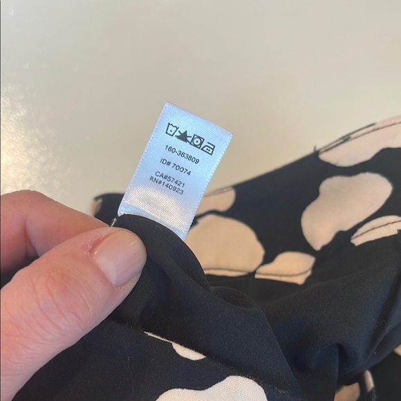 Ann Taylor Loft Floral Black and White Skirt size 8 - Picture 8 of 8